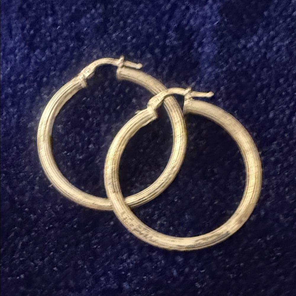 Silver 925 Textured Gold Hoop Earrings — Classic Women’s Hoops
